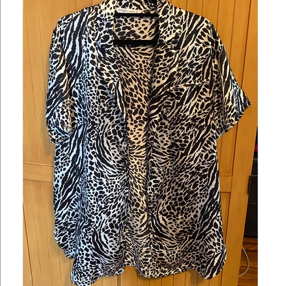 VICTORIAS SECRET  COVER UP / LOUNGE - Picture 2 of 13